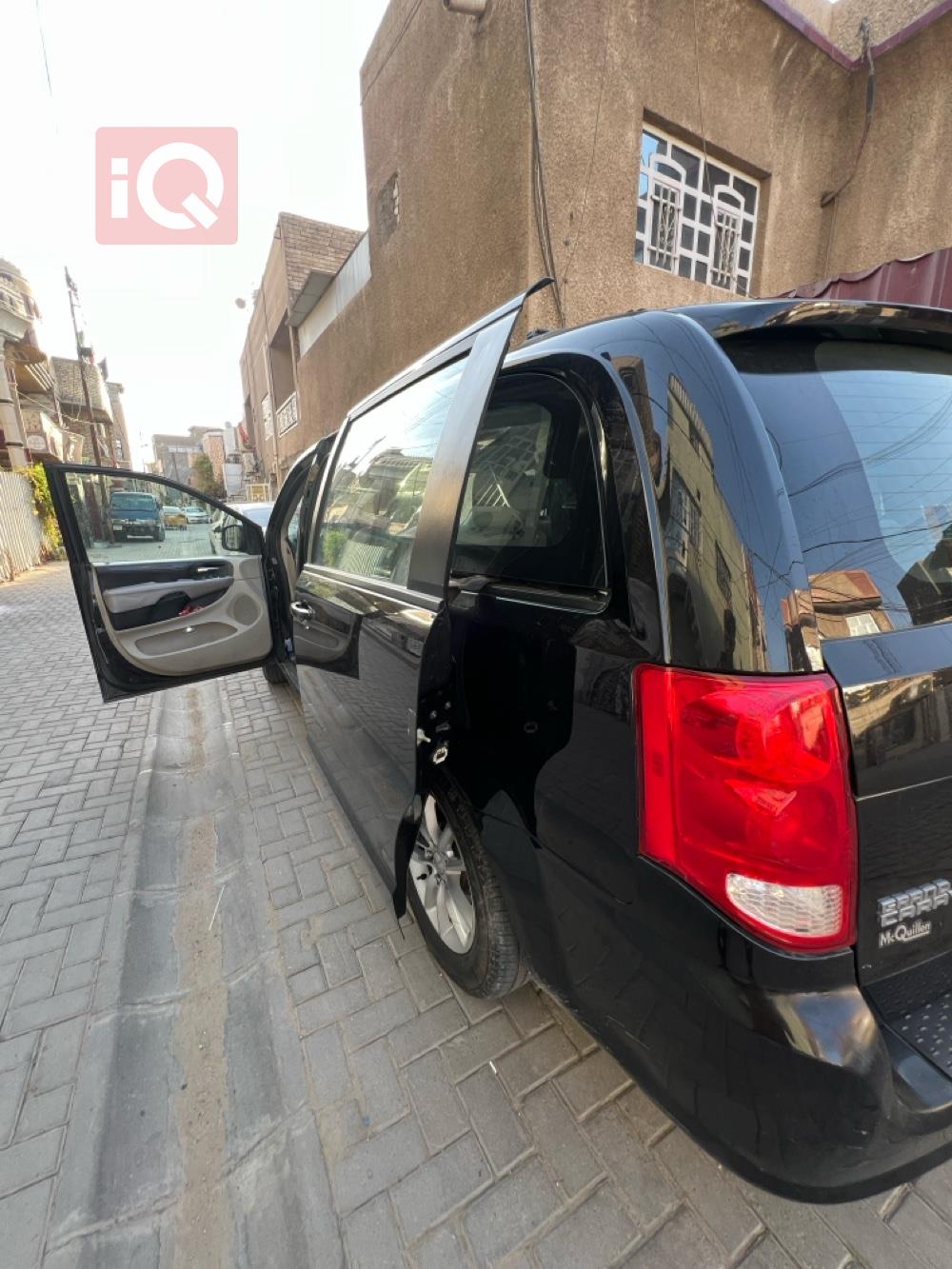 دودج جراند كارافان